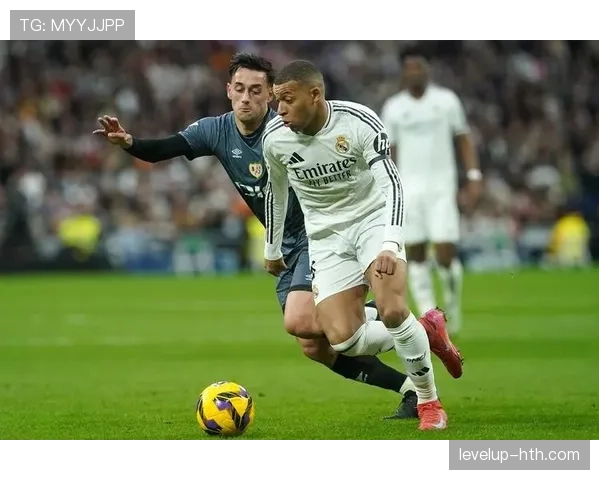 西甲争冠白热化:巴萨皇马激战正酣,马竞稳居前列紧追不舍 西甲争冠白热化:巴萨皇马激战正酣,马竞稳居前列紧追不舍