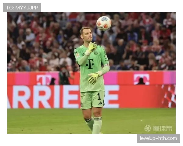 诺伊尔神勇扑救再献零封，防守表现引热议