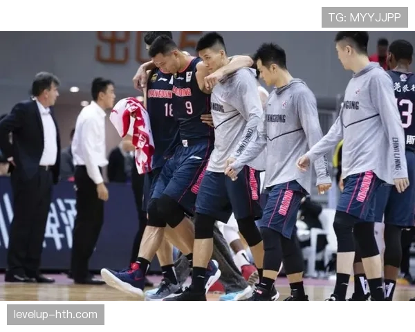 无意手球为何仍可能被判犯规？规则关键在“扩大防守面积”