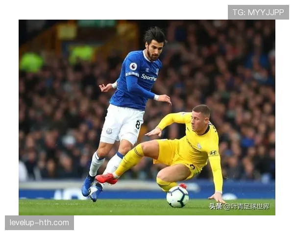 巴萨进攻体系过度依赖边路，中路渗透能力受限影响战术多样性